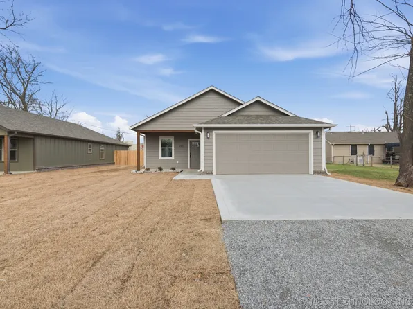 323 NW A St, Inola, OK 74036