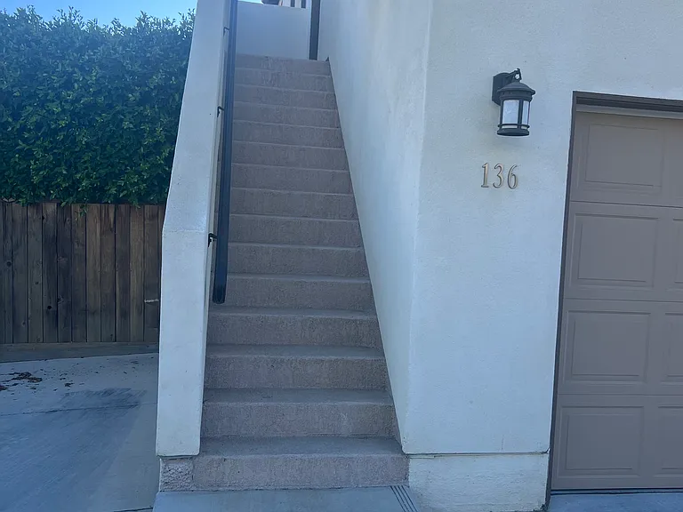 136 S Saticoy Ave — Photo 2
