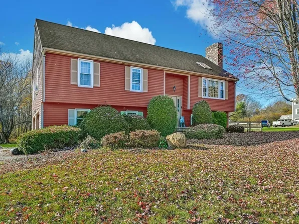 18 Carol Ln, Blackstone, MA 01504