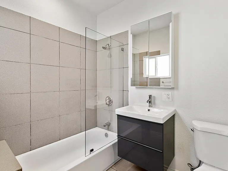 5135 Marathon St #9A — Photo 7