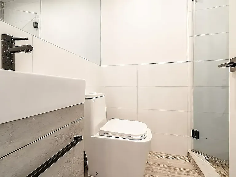 254 E 28th St #4D — Photo 6