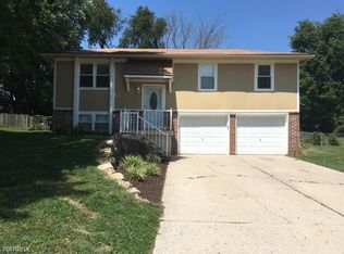 1112 NW Golfview Dr, Grain Valley, MO 64029
