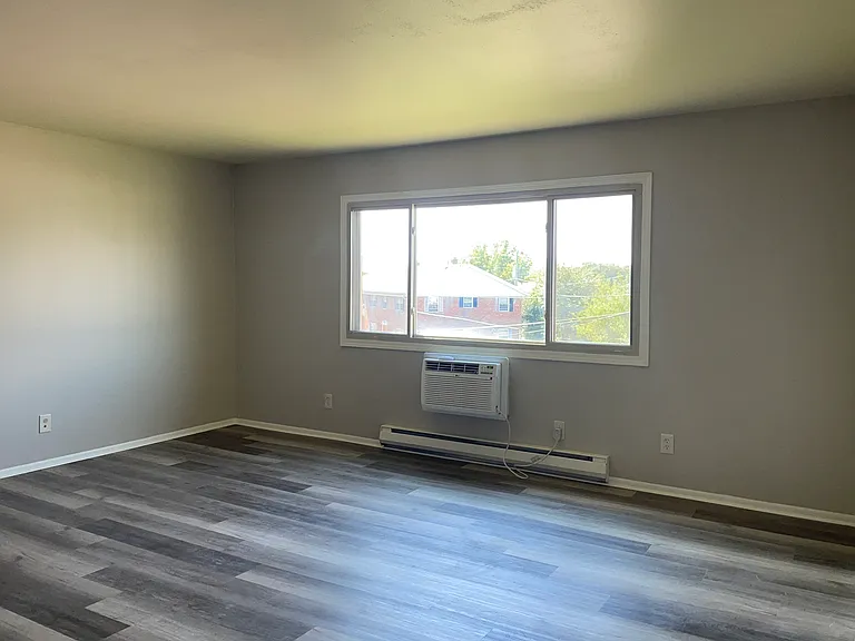 1917 Madera St #4 — Photo 3