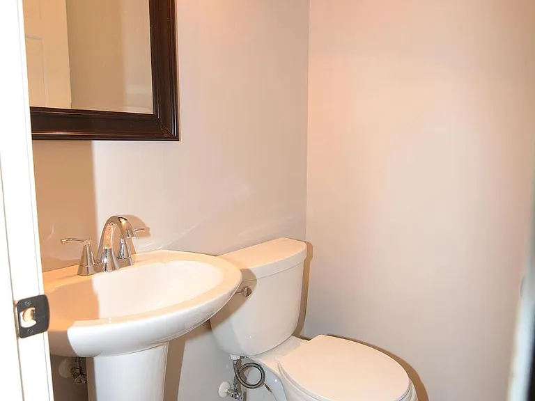 1666 Albermarle Dr — Photo 26