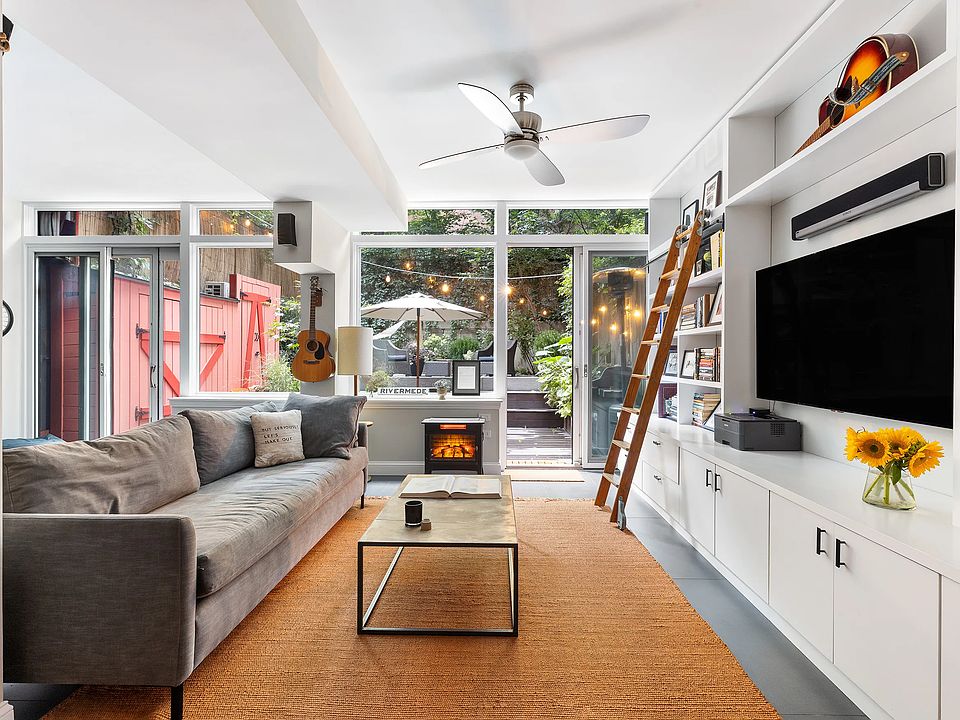 1st image of 344 W 23rd St #1D