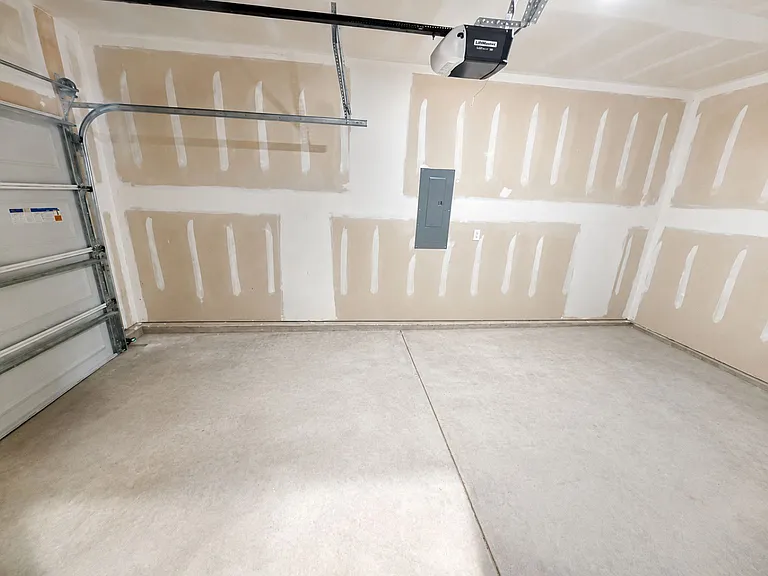 1144 Thayer Glen Ct — Photo 24