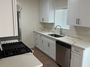 7353 Corbin Ave APT 5, Winnetka, CA 91306