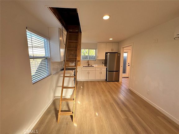 2nd image of 320 S Colfax St #2