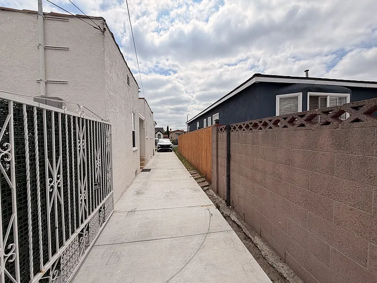 7307 Halldale Ave — Photo 26