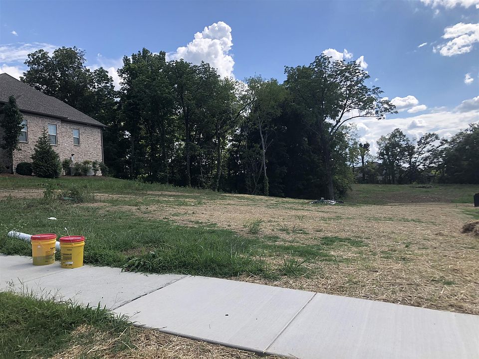 1st image of 210 Moore Haven Dr
