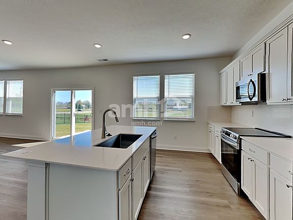 4th image of 1130 Heritage Blvd
