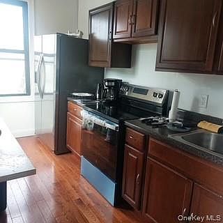 3rd image of 124 S 11th Avenue