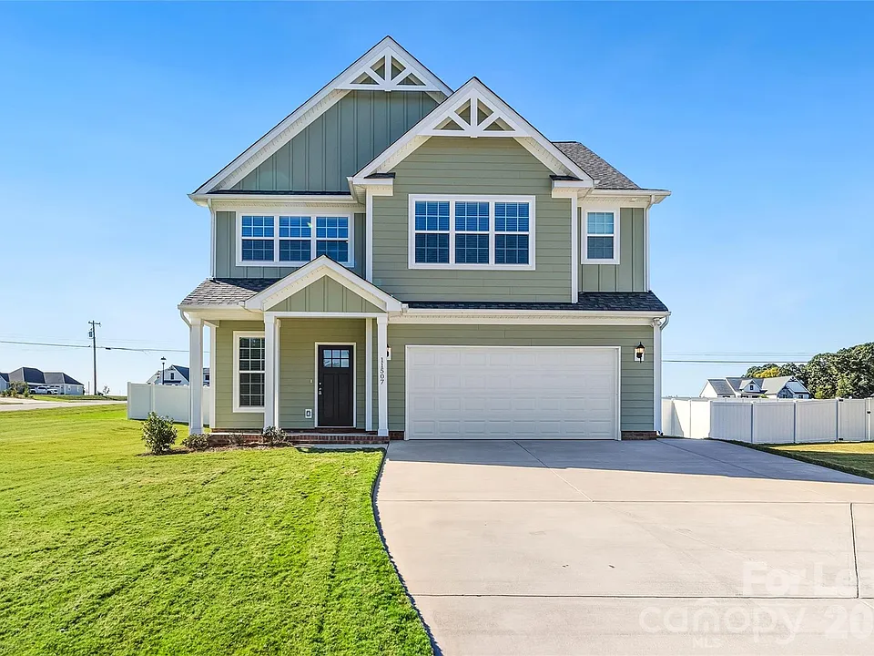 11507 Valley Oaks Ln