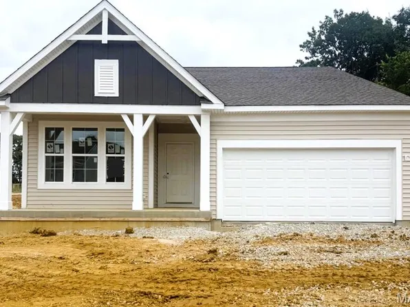 1004 Serenity Woods Dr, Wright City, MO 63390