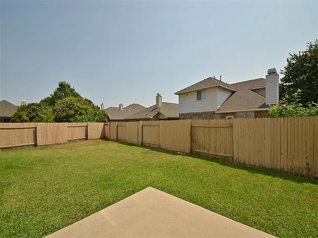 Lovely home in desirable Scofield Farms! — Photo 3