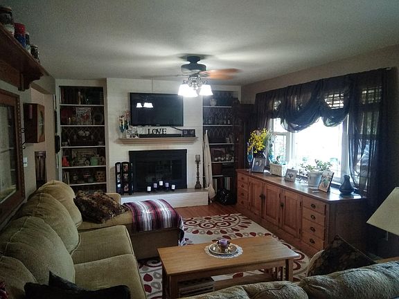 2nd image of 405 Crest Dr