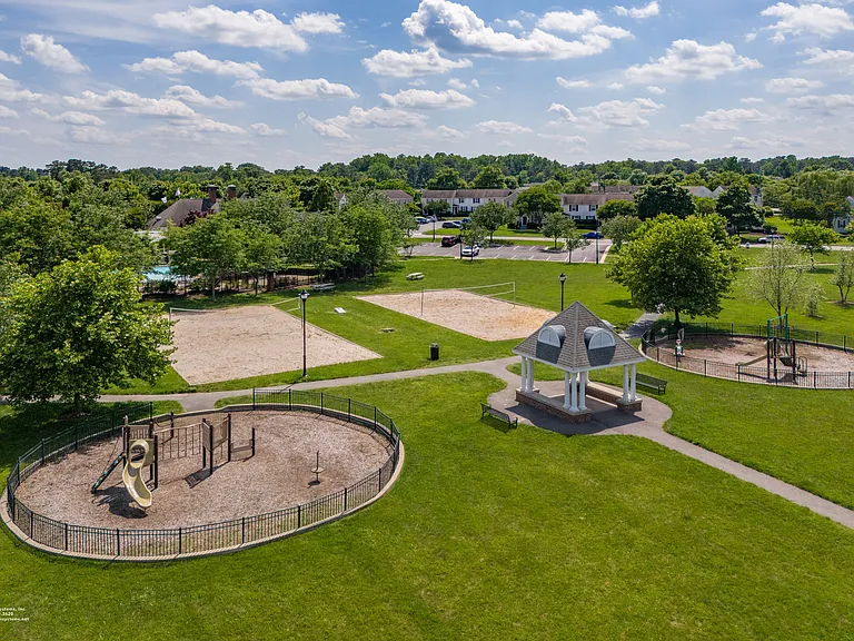 The Commons Community Grounds