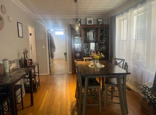 1703 W Nelson St #1, Chicago, IL 60657