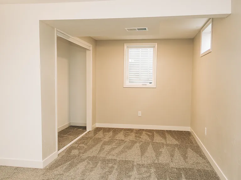 3404 Michigan Ave — Photo 11