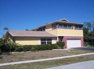 111 Orchard Ridge Ln, Boca Raton, FL 33431