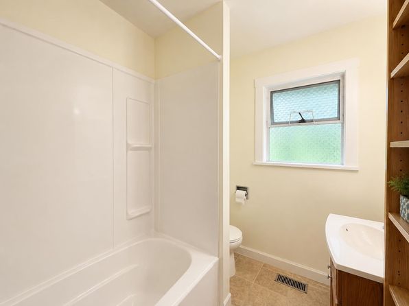 5 bedroom rental in Vancouver — photo 9