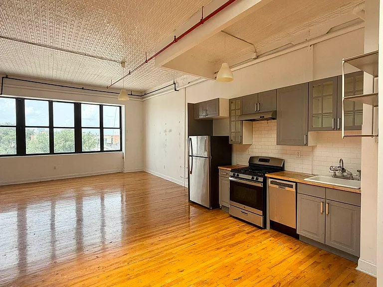47 Thames St #405 — Photo 2