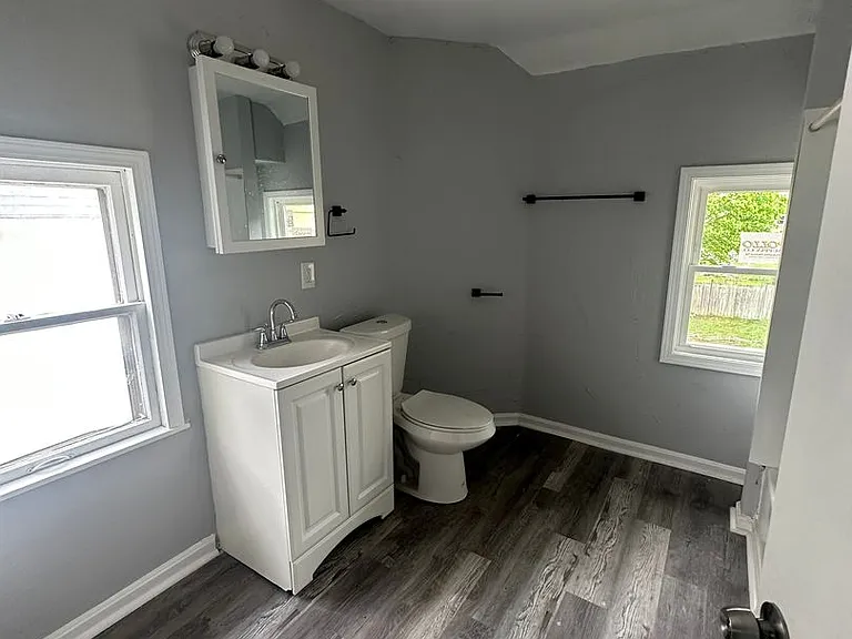 8002 Jeffries Ave — Photo 9