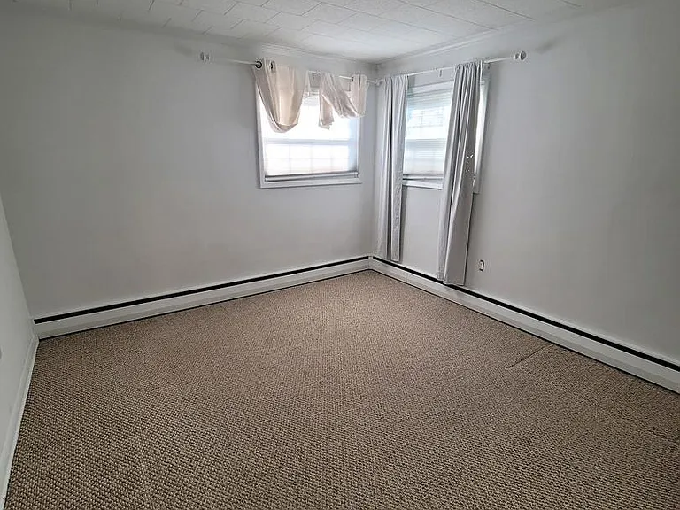 300 Adams Rd — Photo 18