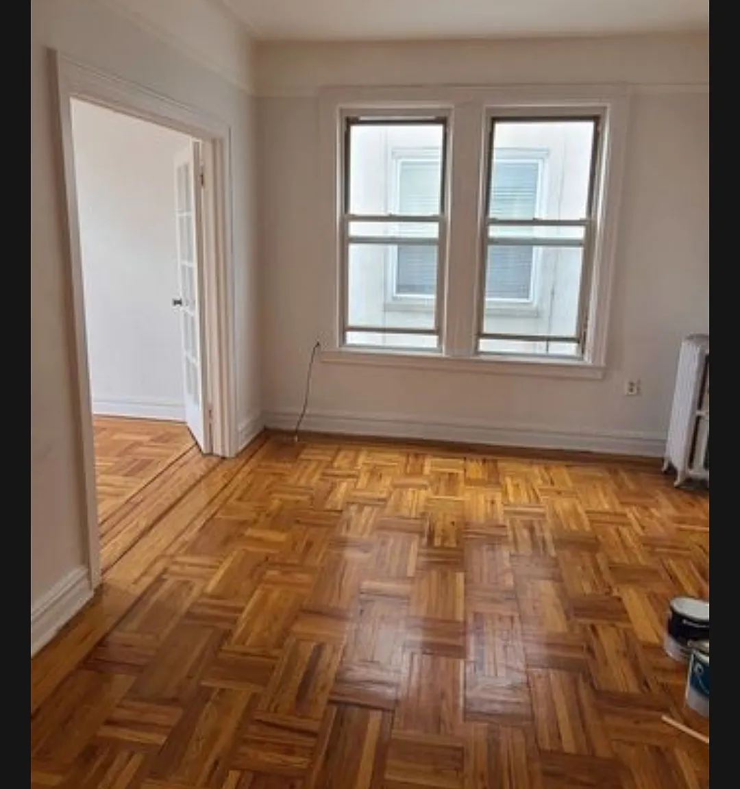 18-11 21st Road — Photo 4