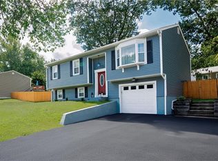 101 Sycamore Ave, Warwick, RI 02886