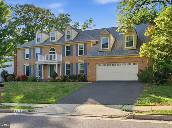8619 Oak Chase Cir, Fairfax Station, VA 22039