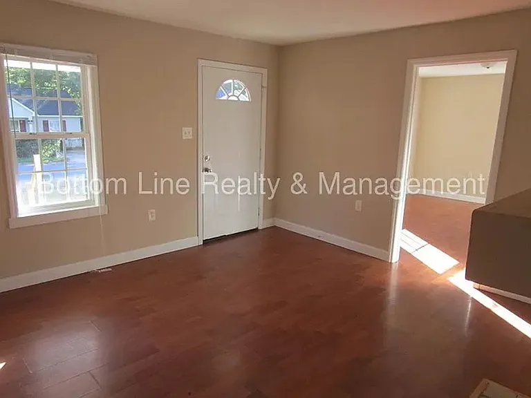 3912 Plainview Rd — Photo 7