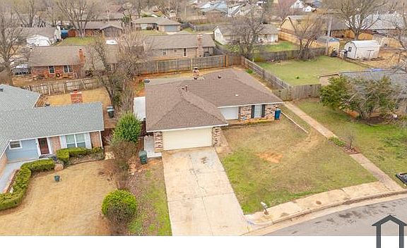 3rd image of 800 Elmwood Dr