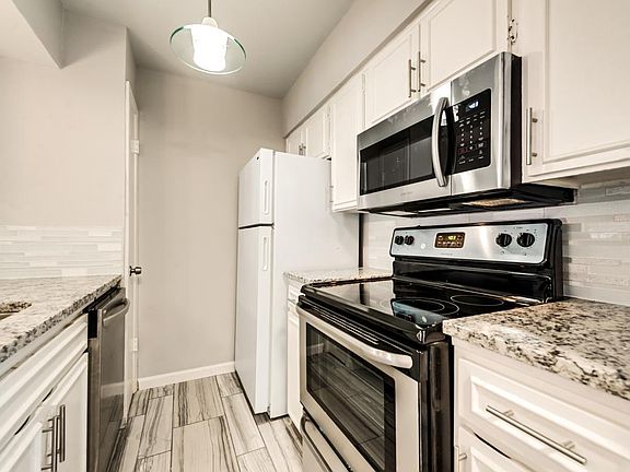 5th image of 4327 Holland Ave #204B