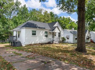 7117 Lamont Dr, Saint Louis, MO 63136