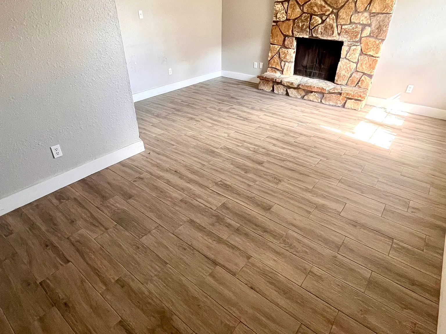 3 bed, 2.5 bath, 1470 sqft, $1,250 — Photo 3
