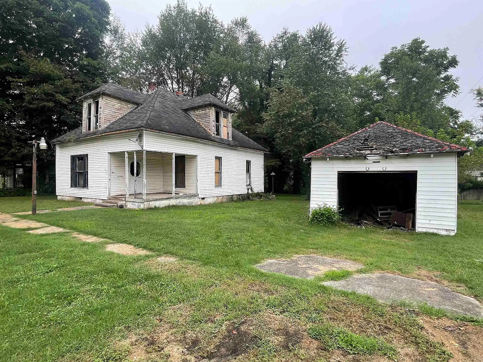 304 W Harrison St photo 1