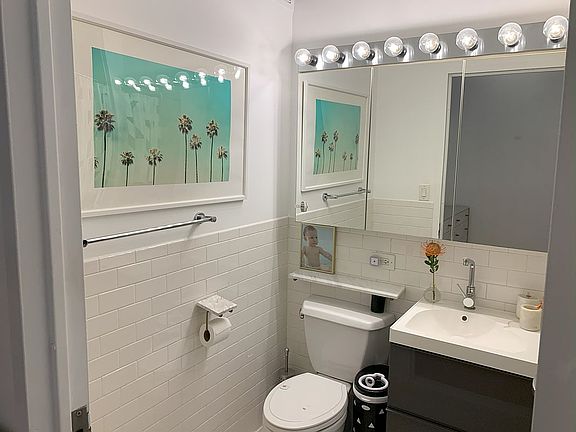 5th image of 99 John St APT 2310
