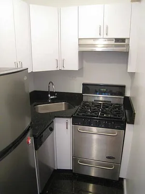 Rented by City Connections Realty | media 12