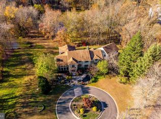 859 Cox Rd, Moorestown, NJ 08057