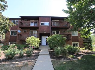 669 Daisy Ln APT 103, Roselle, IL