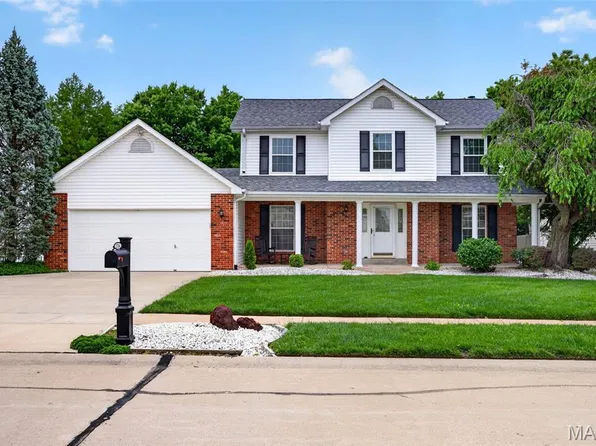 2764 Kettering Dr, Saint Charles, MO 63303