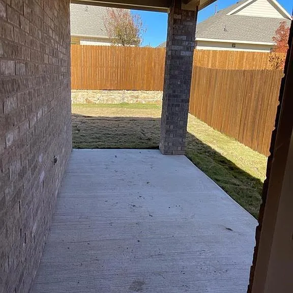 1115 Mahogany Ln — Photo 16