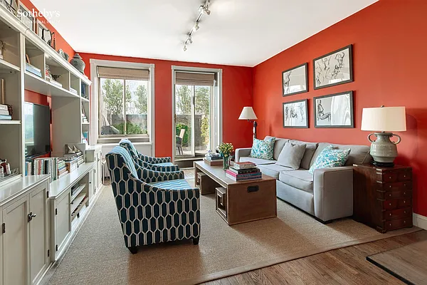 Sold by Sotheby's International Realty | media 1