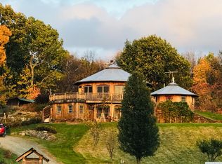 880 Snydertown Rd, Claverack, NY 12513