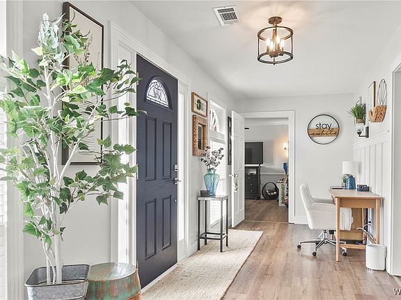 3rd image of 9715 Wildflower Cir