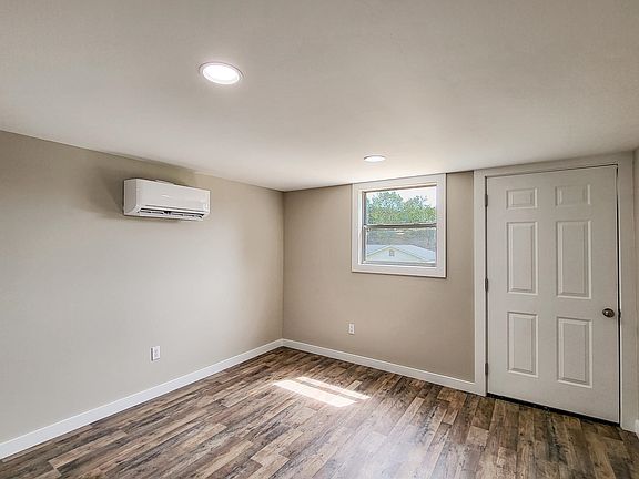 2nd image of 44 Hudson St