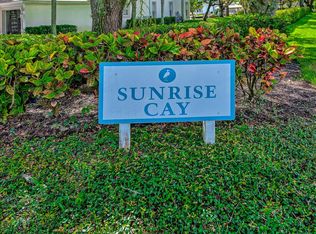 333 Sunrise Cay APT 10, Naples, FL 34114