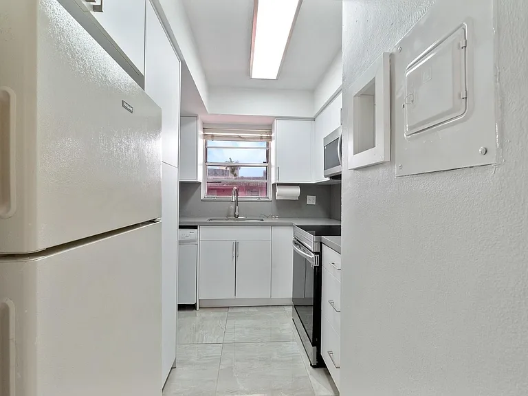 7500 SW 82nd St #G209 — Photo 4