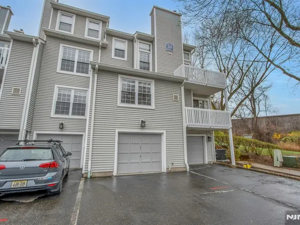 43 Regency Cir, Englewood, NJ 07631